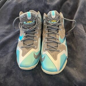 Nike LeBron 11 XI “South Beach” Turbo Green Men’s 10.5 Basketball Shoes